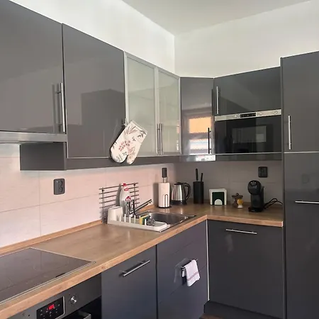 Modern Apartment, Great Accessibility For Rock For People * Hradec Králové