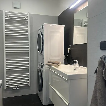 Apartman Modern Apartment, Great Accessibility For Rock For People Hradec Králové