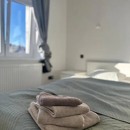 Modern Apartment, Great Accessibility For Rock For People