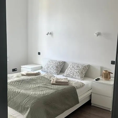 Apartman Modern Apartment, Great Accessibility For Rock For People